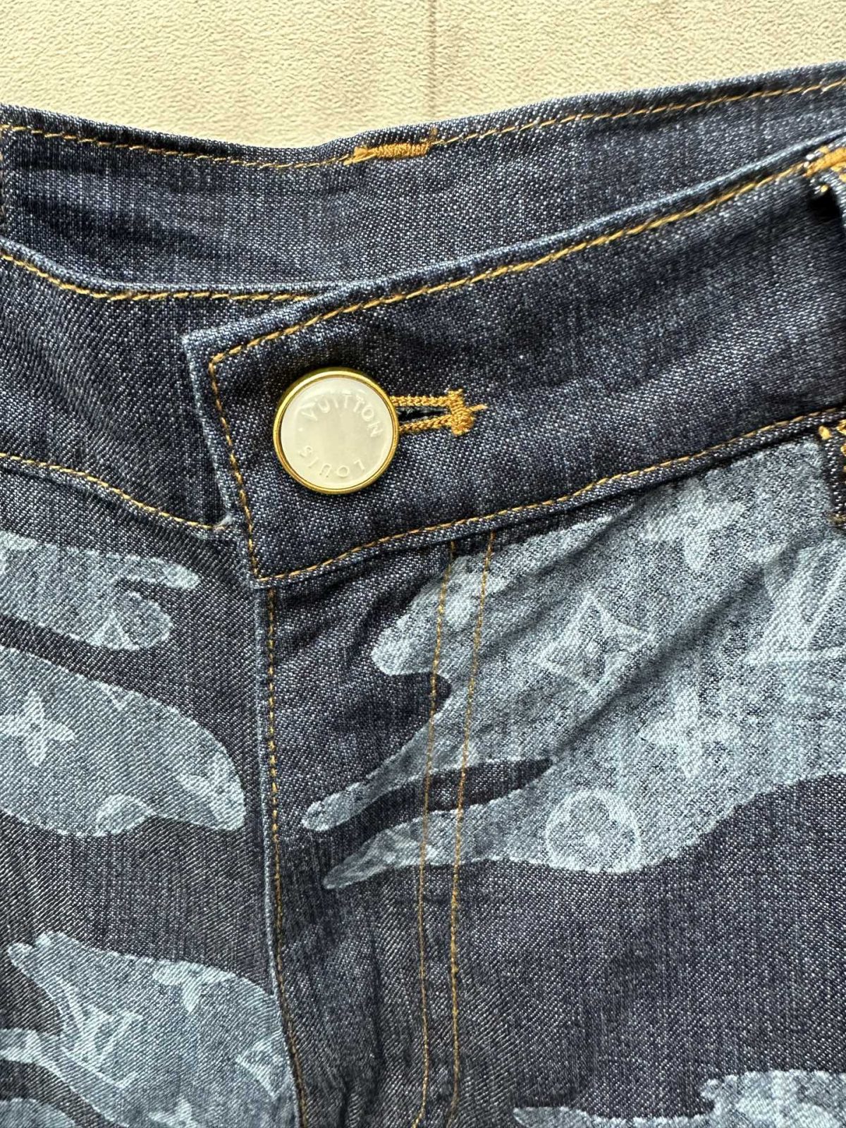 Louis Vuitton Unisex Shorts Size S-XL - Image 4