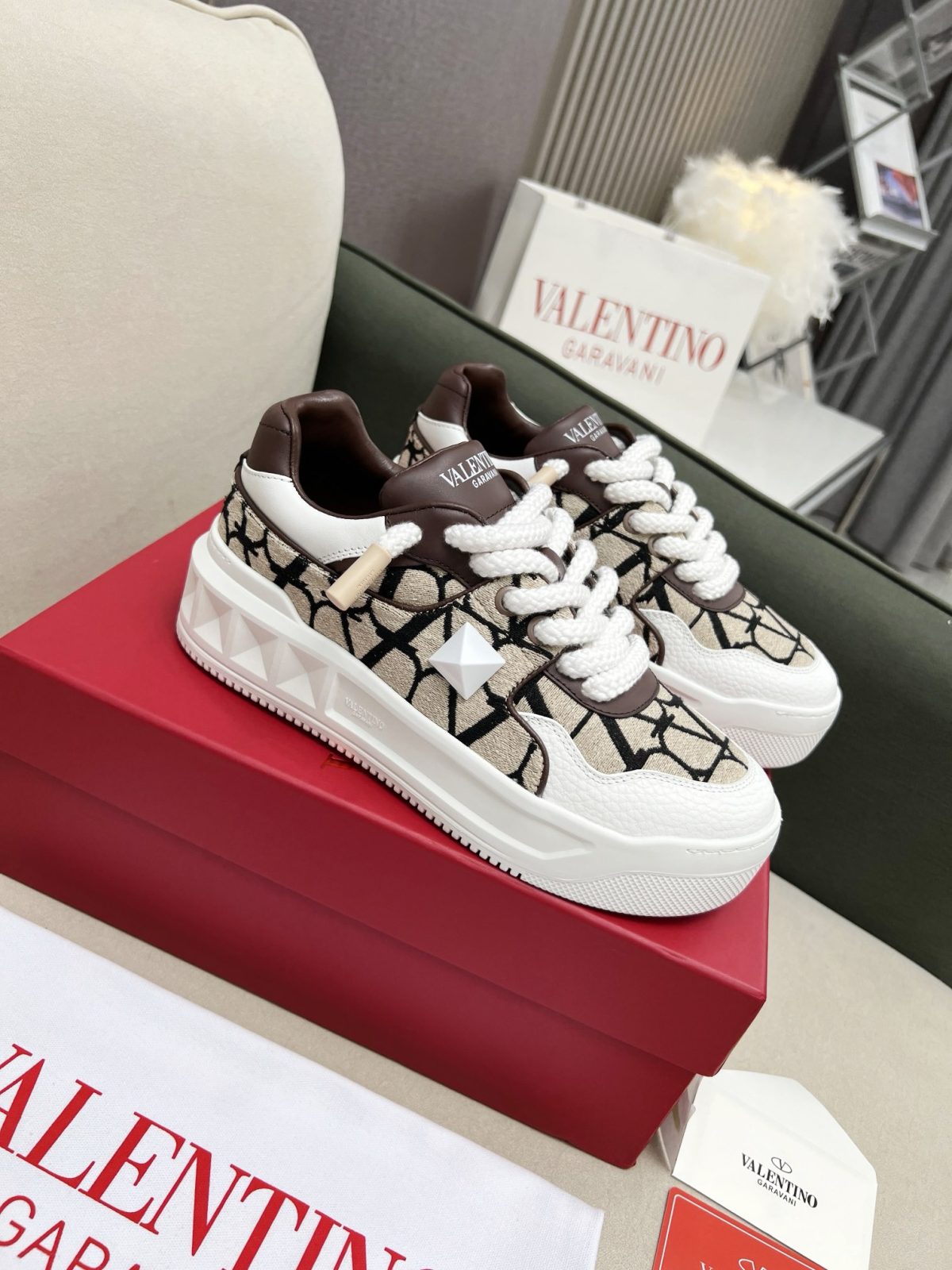 Valentino 2023 new Sneaker size 35-46 - Image 3