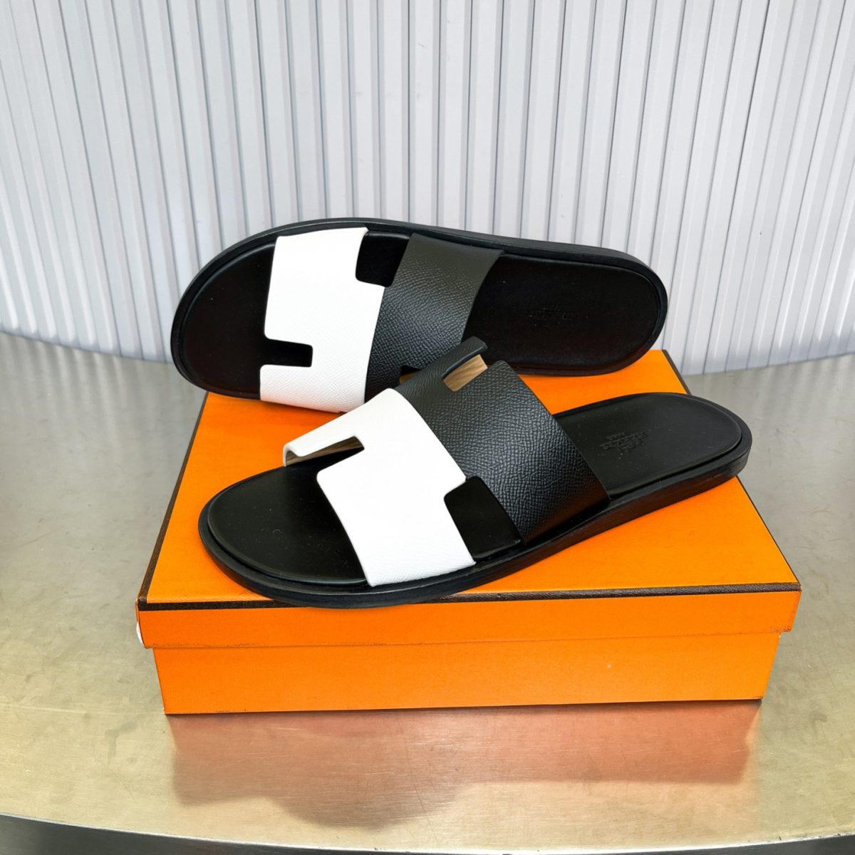 Hermes lzmir Sandals Size 40-45 - Image 3