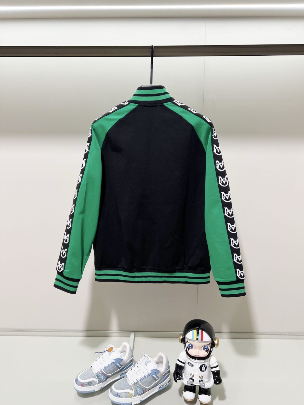 Moncler Unisex Jacket Size S-XXL - Image 4