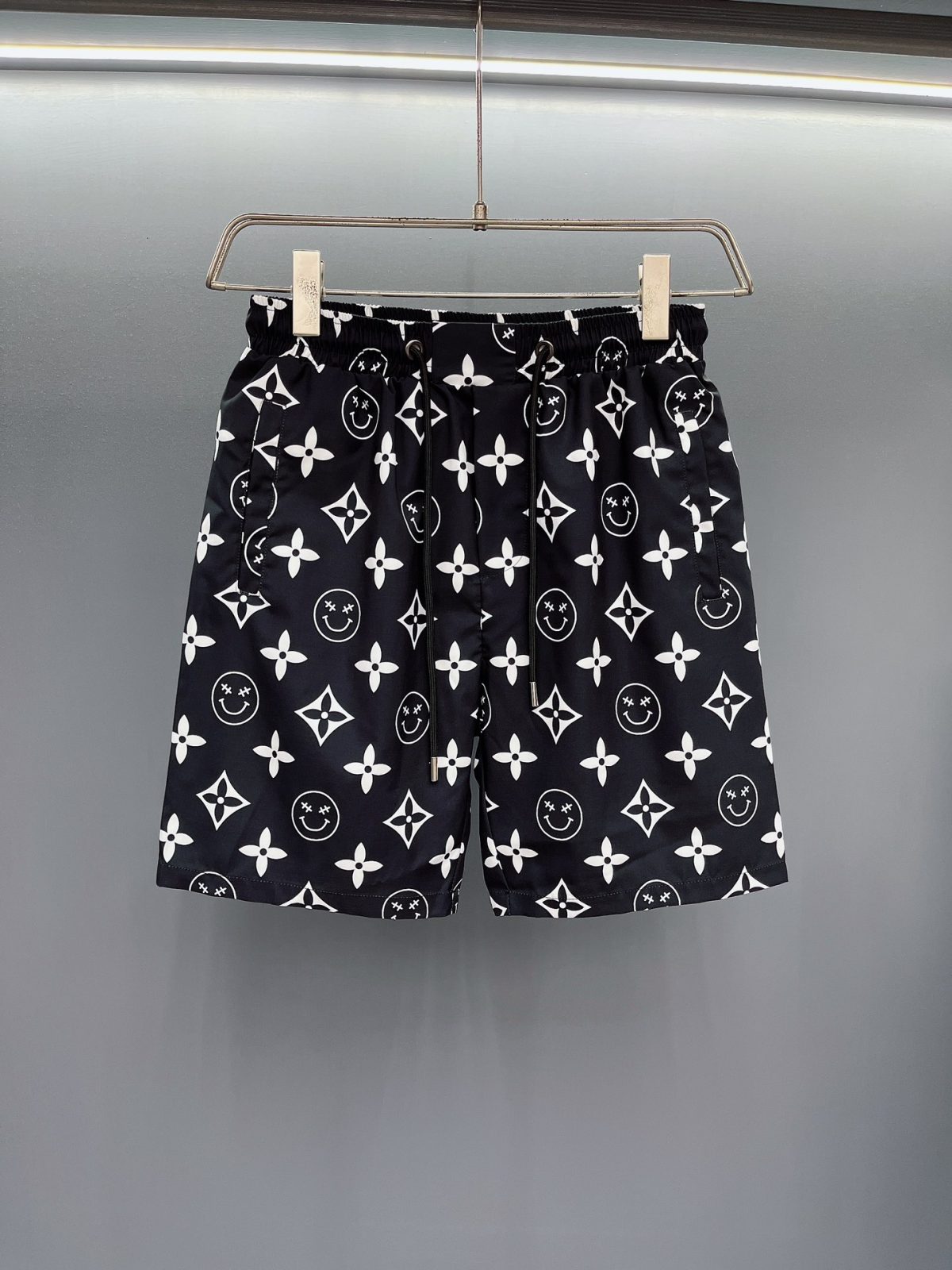 Louis Vuitton Beach Pants Size M-XXXL - Image 1