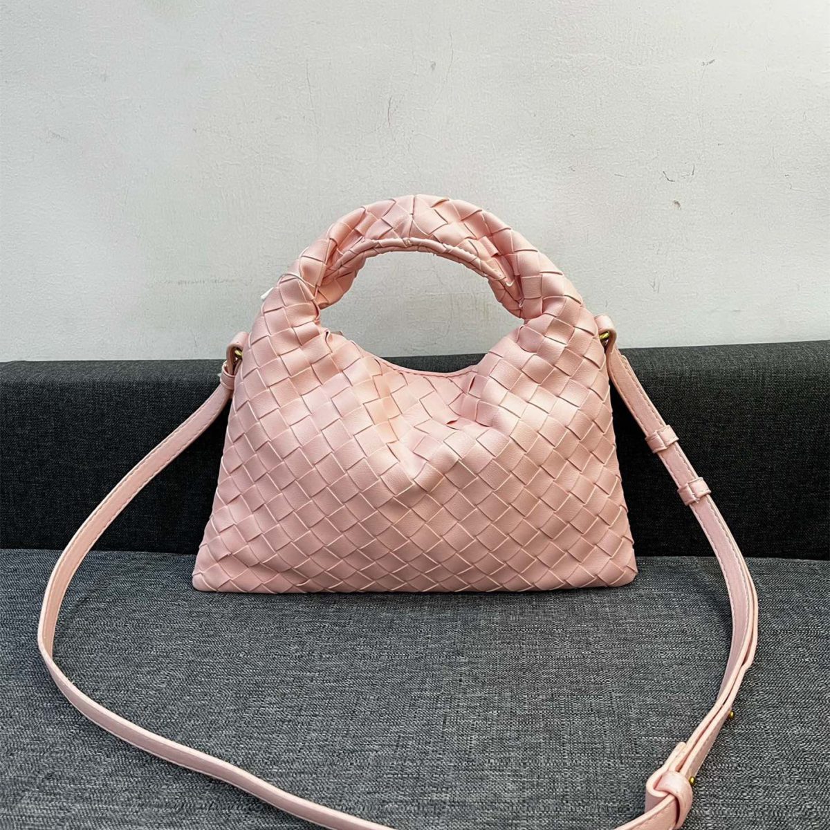 Bottega Veneta HO Shoulder Bags 28*17cm - Image 1