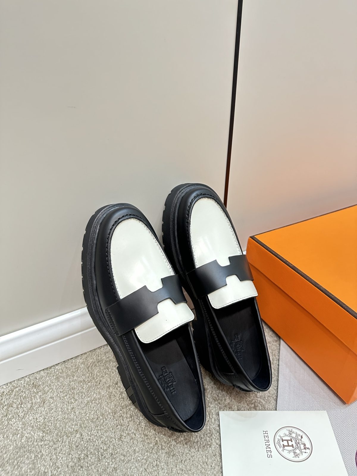 Hermes Women Loafers Size 36-40 - Image 5