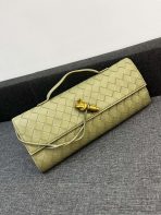 Bottega Veneta Andiamo Clutch 30*13*4cm - Image 6