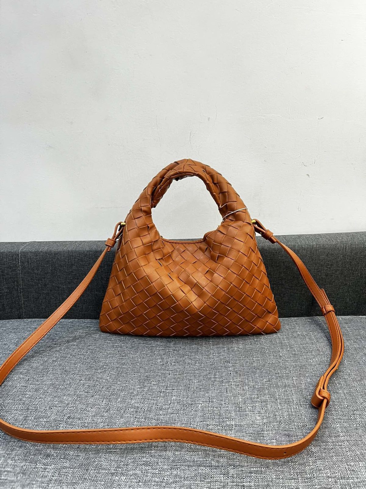 Copy Bottega Veneta HO Shoulder Bags 28*17cm - Image 2