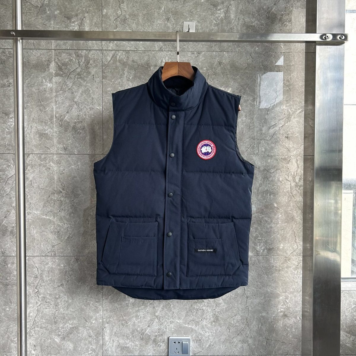 Canada Goose E20 Freestyle Vest-WD Men Winter Vest Size S-XXL - Image 1