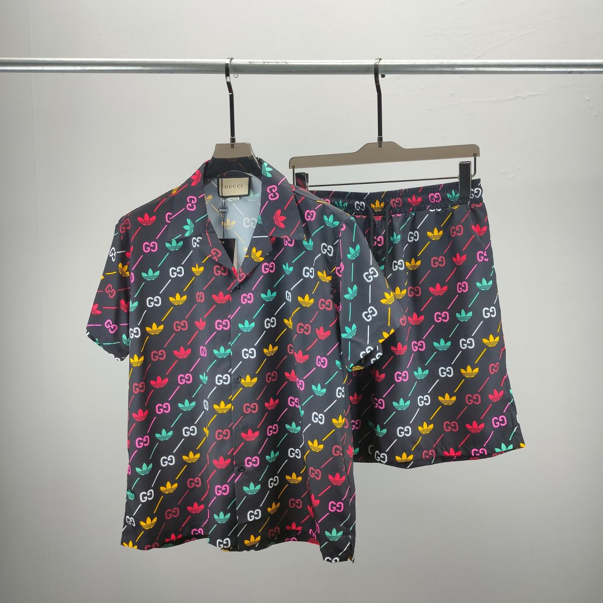 Gucci Sommeranzug Size M-XXXL - Image 1