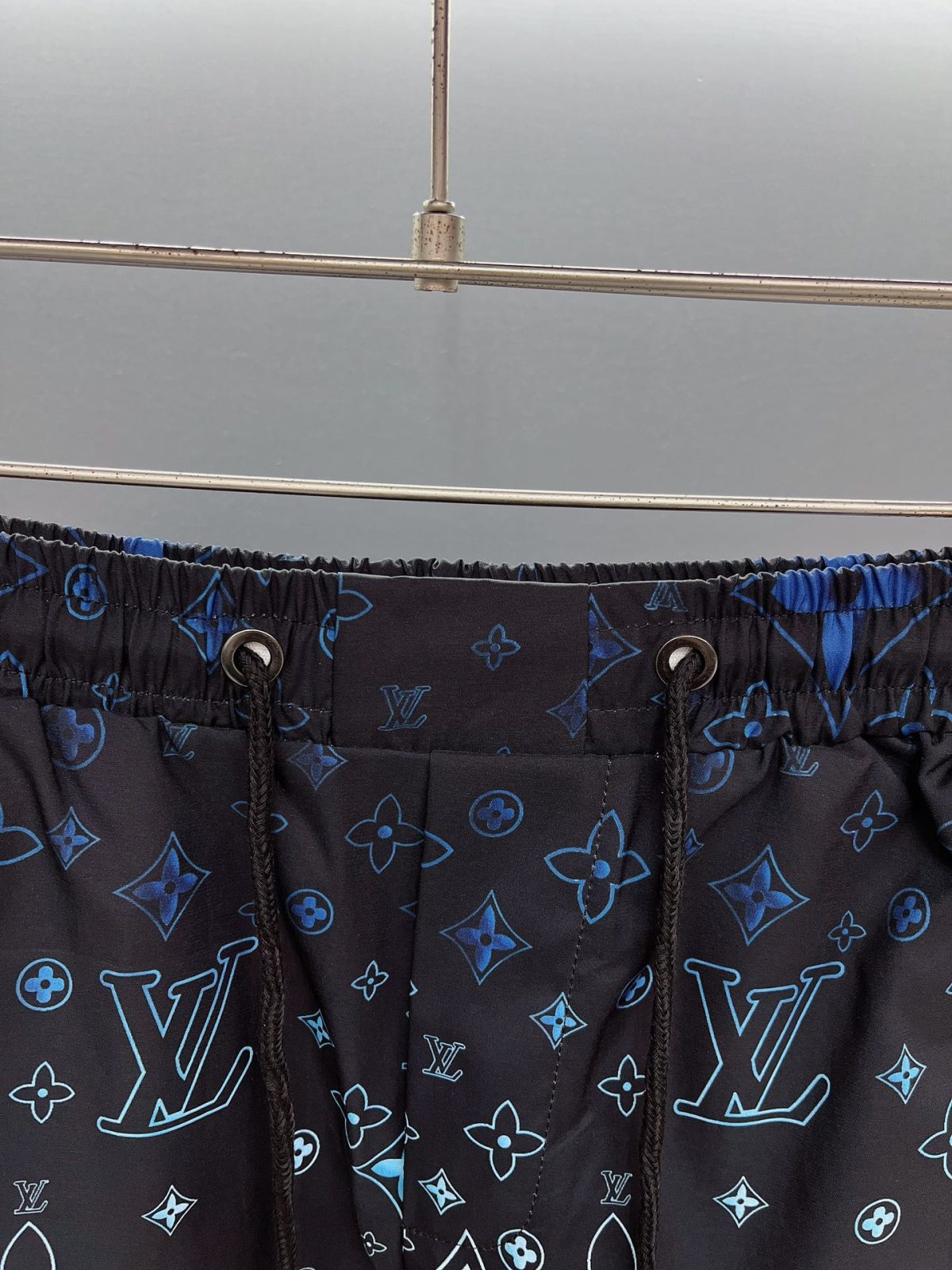 Louis Vuitton Beach Pants Size M-XXXL - Image 3