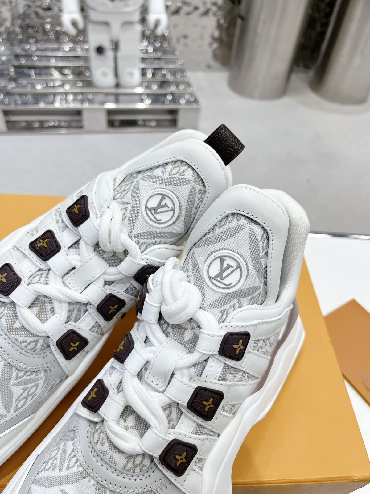 Louis Vuitton Cruise23 Archlight 2.0 Sneaker Size 36-41 - Image 6