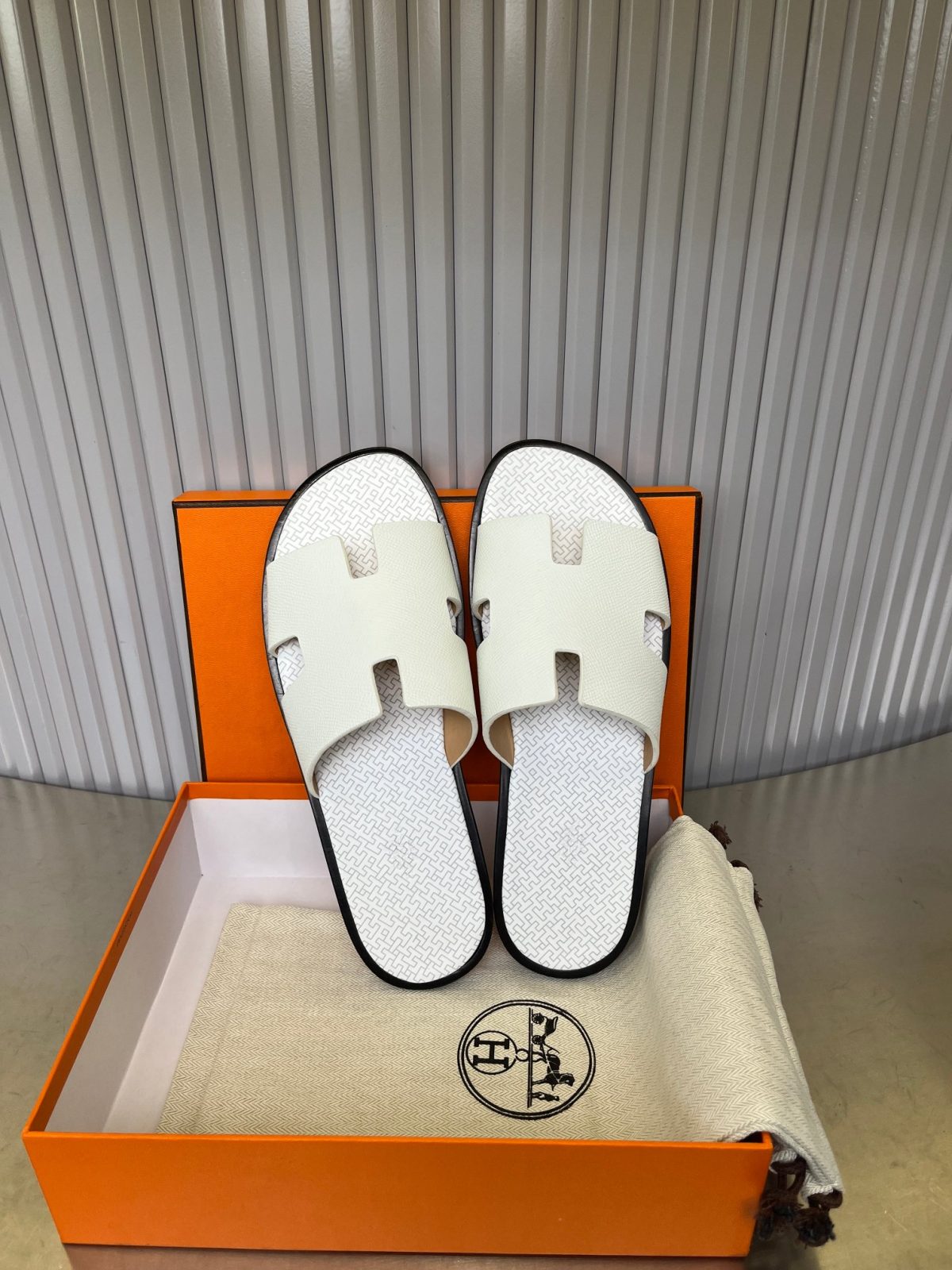 Hermes lzmir Sandals Size 40-45 - Image 9