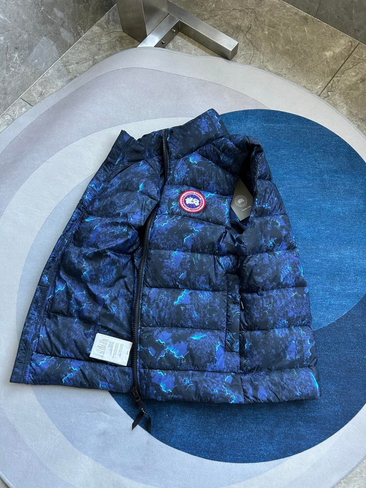 Canada Goose E2229 Crofton Vest-WD Men Winter Vest Size S-XXL - Image 5