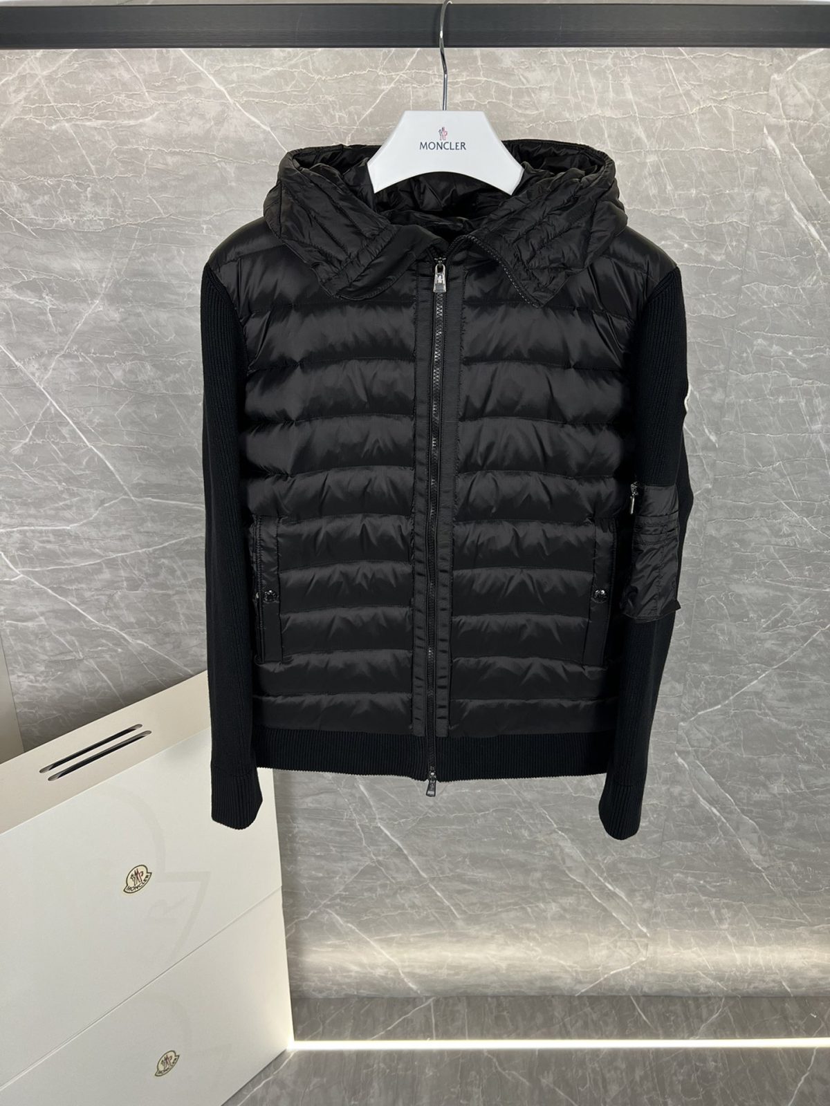Moncler Men Winter Jacket Size M-3XL - Image 5