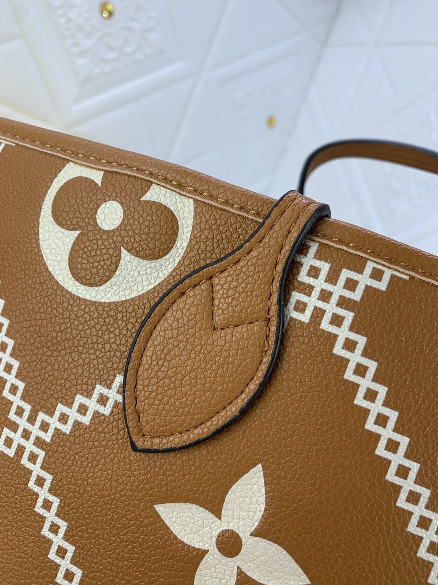 c3bb0141a3d9901d.jpg Louis Vuitton Shopping Bags 31*28*14cm - Image 6