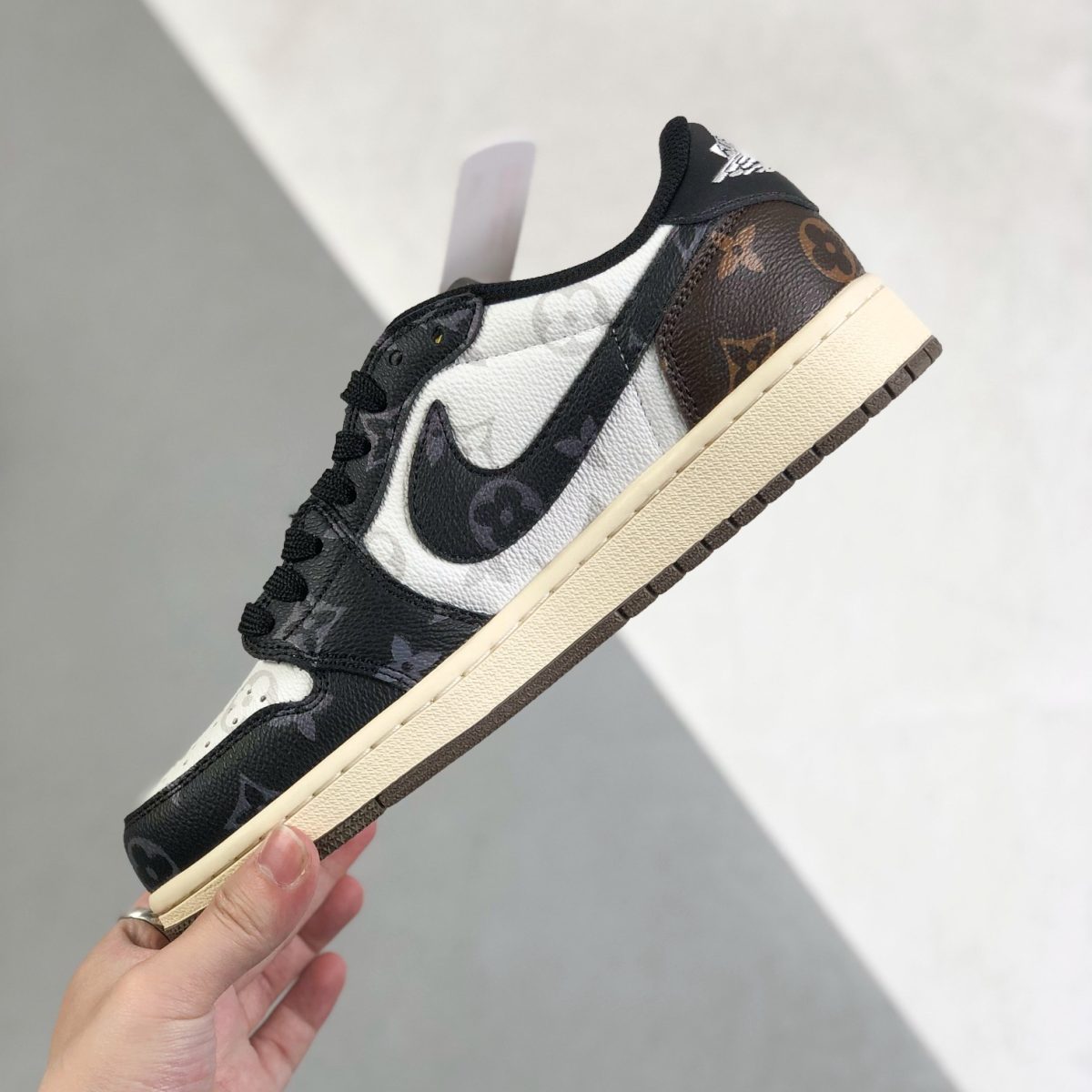 Nike Air Jordan 1 x Travis Scott Low Top Sneaker Shoes Gr. 36-46 - Image 3