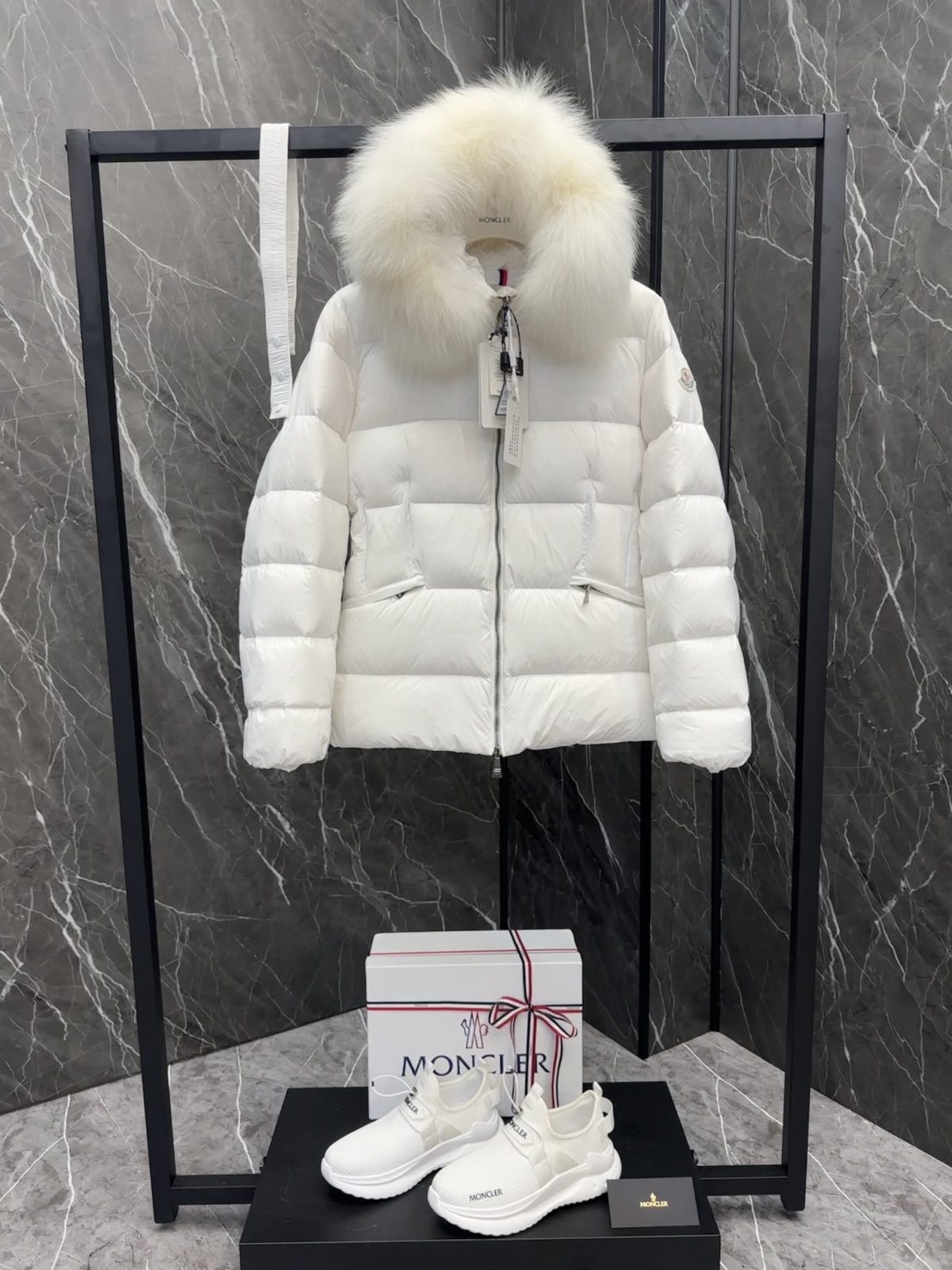 Moncler Boed Women Down Jacket Size S-XL - Image 2