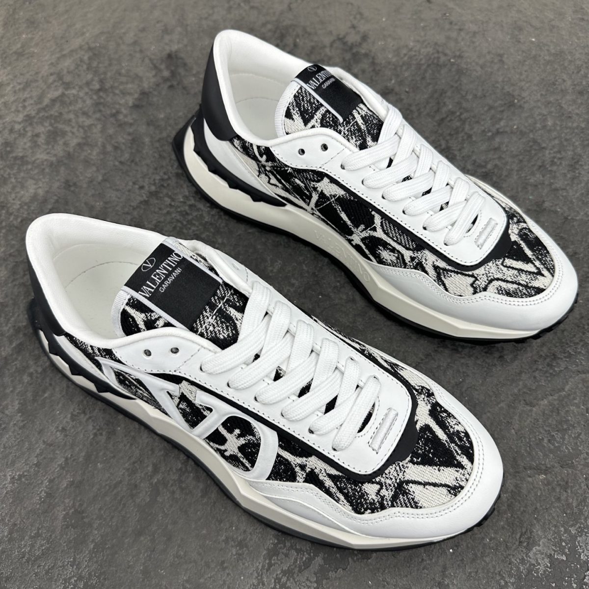 Valentino LACERUNNER Men Sneaker Size 40-46 - Image 2