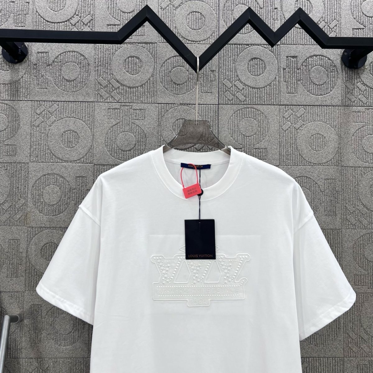 Louis Vuitton T Shirt  Embroider Logo Size XS-L - Image 7