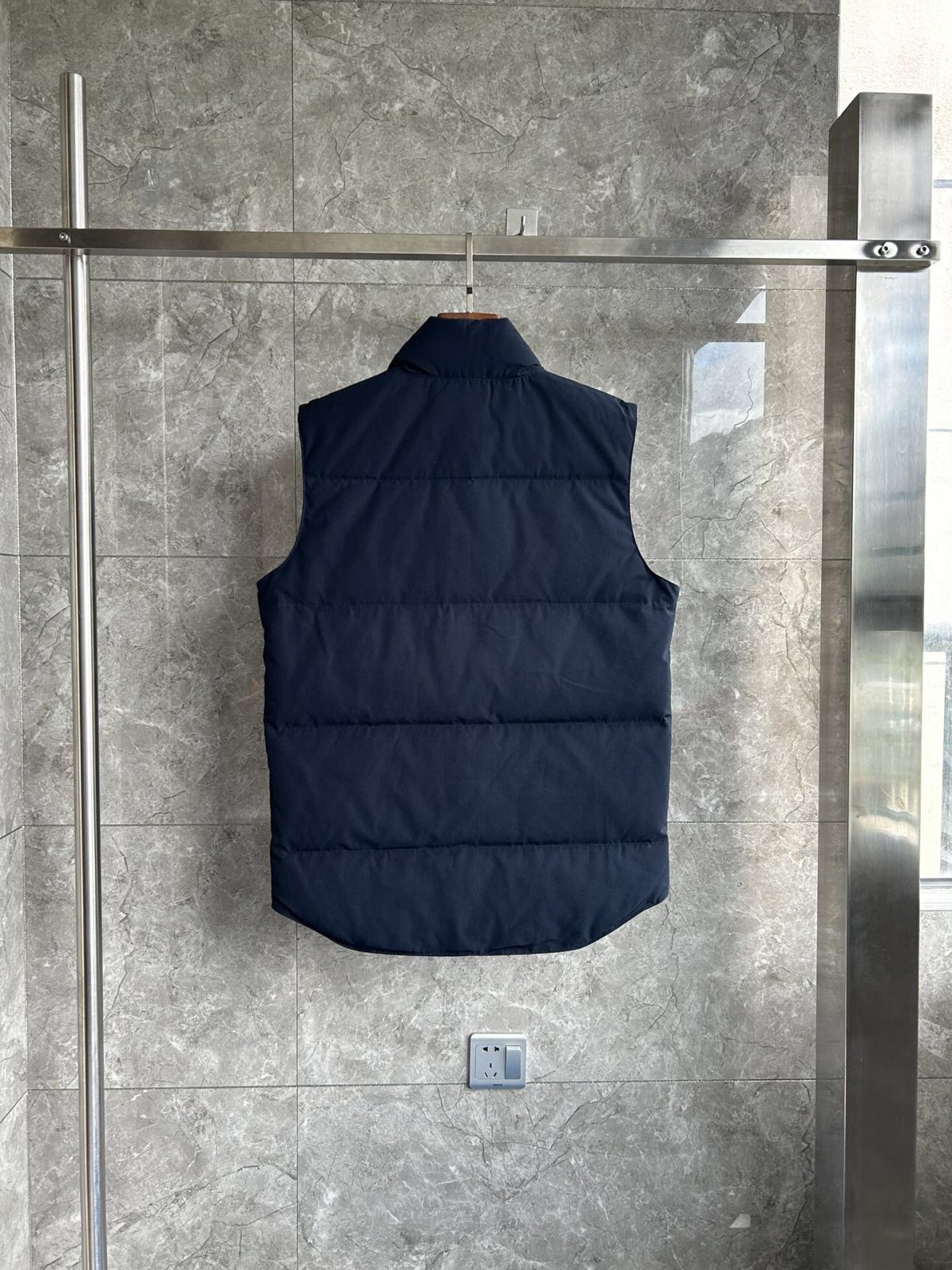 Canada Goose E20 Freestyle Vest-WD Men Winter Vest Size S-XXL - Image 2