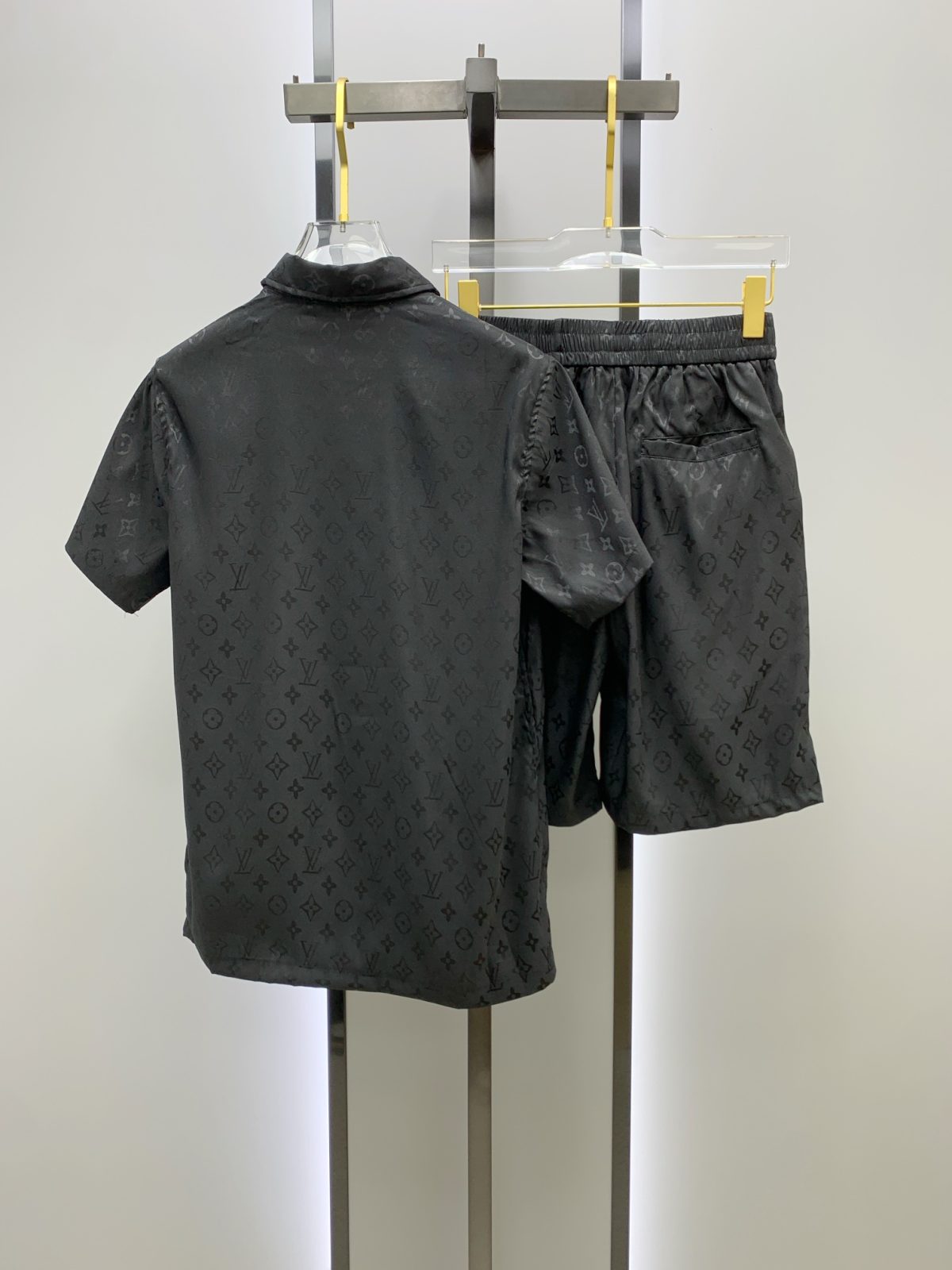 Louis Vuitton Sommeranzug Size M-XXL - Image 11