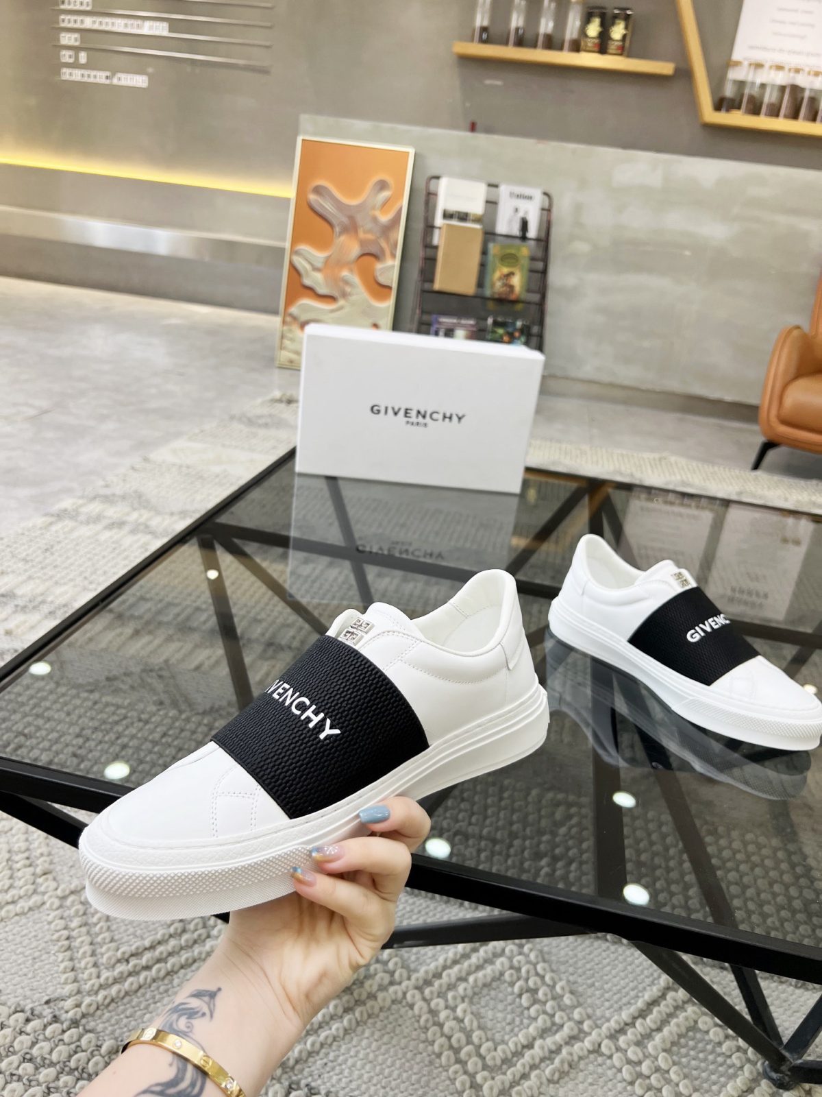 Givenchy TPU Sneaker Size 36-46 - Image 4