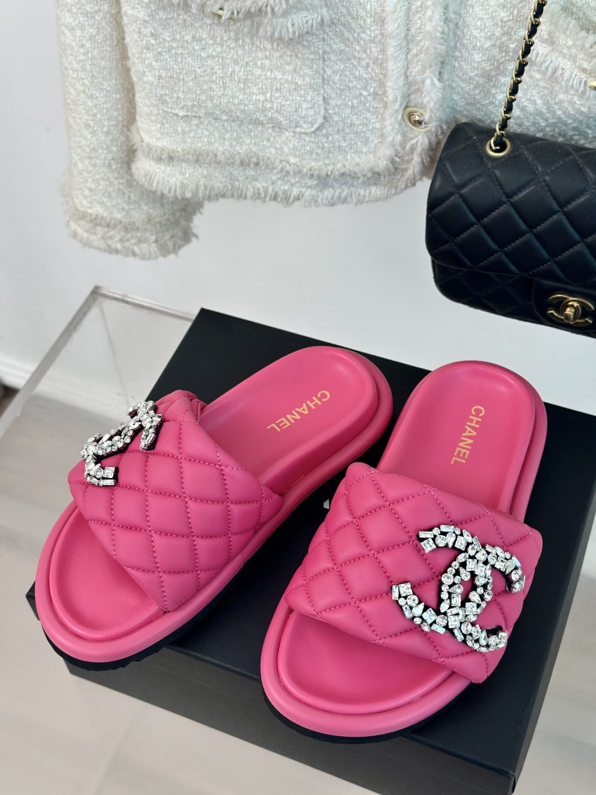 Chanel 2024 New Slippers Size 36-41 - Image 3