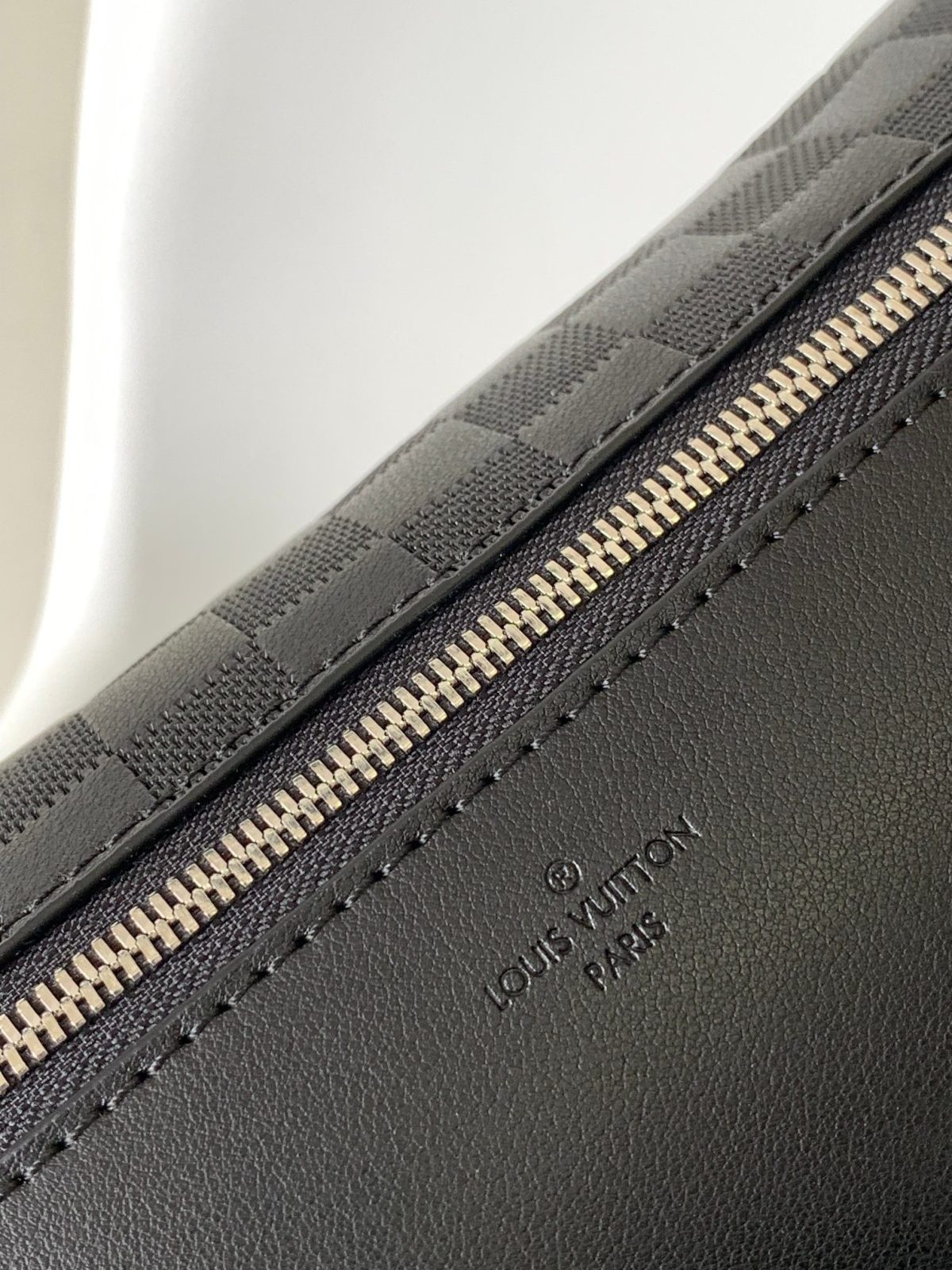 Louis Vuitton N40298 Discovery Graphite Men Bags Size 26*13*7cm - Image 7