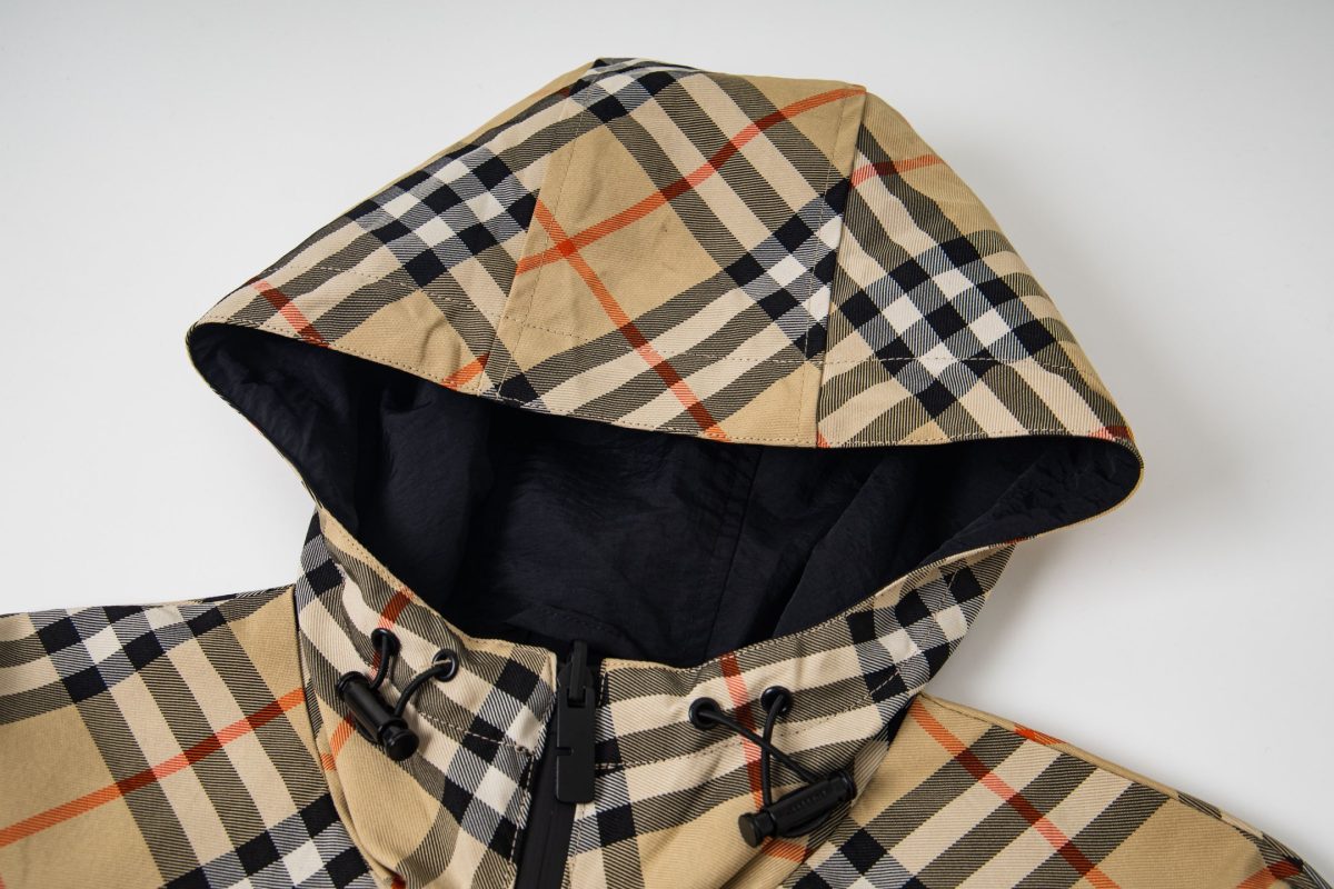 Burberry Jacket Size S-XL - Image 7