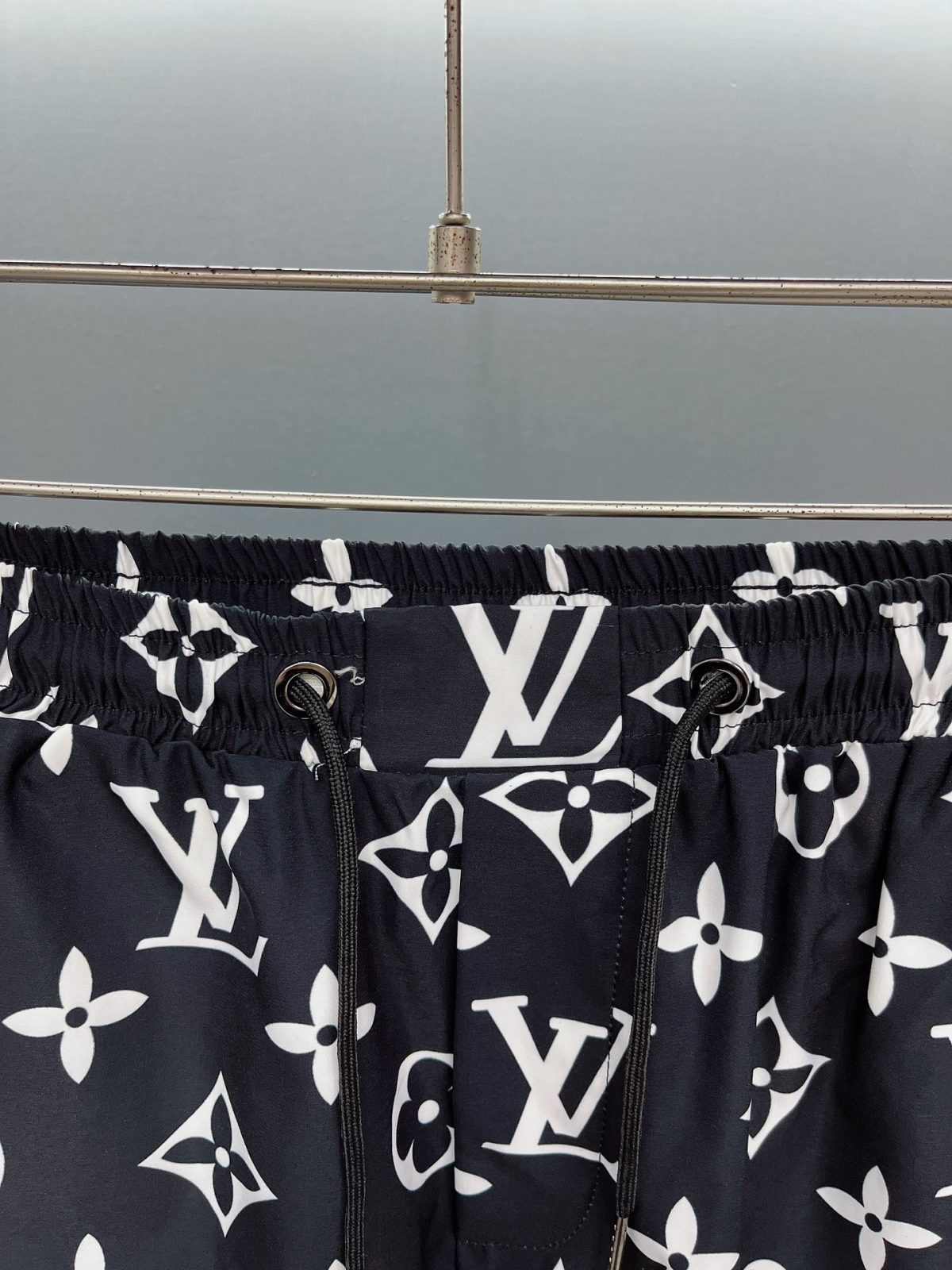 Louis Vuitton Beach Pants Size M-XXXL - Image 3