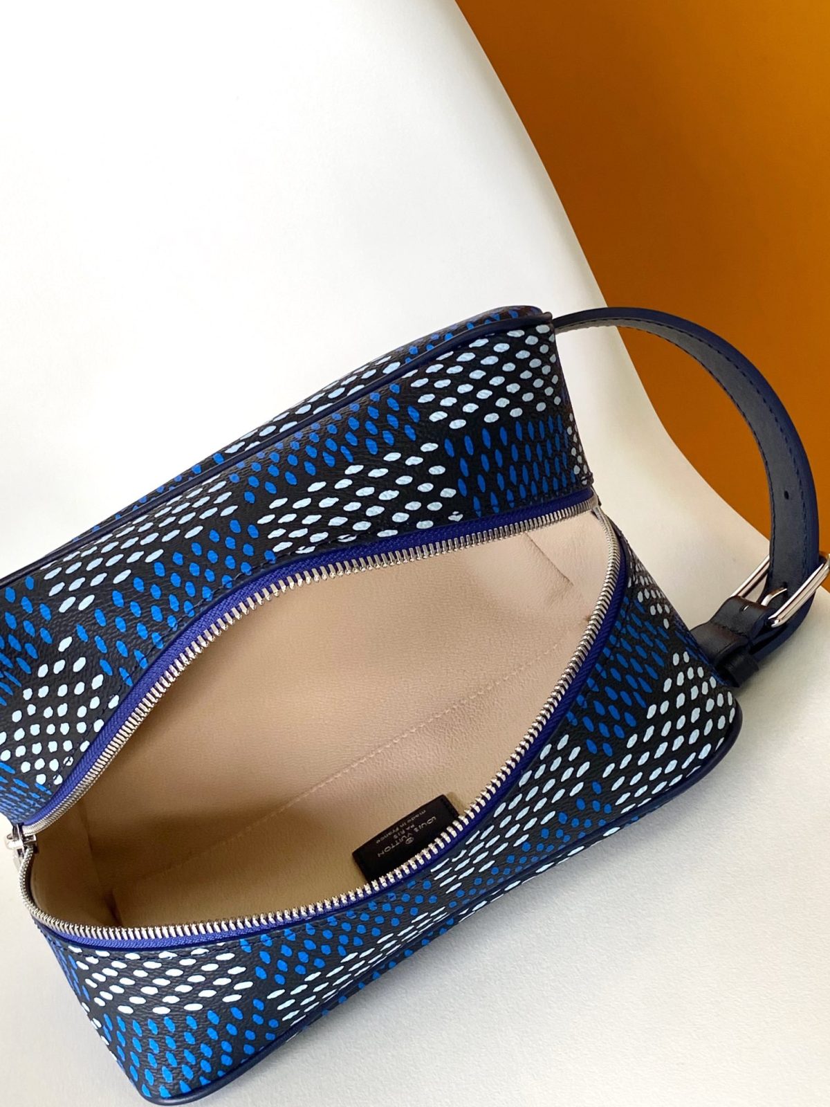 Louis Vuitton N40747 Locker Dopp Kit Bags Size 23*13*12cm - Image 9