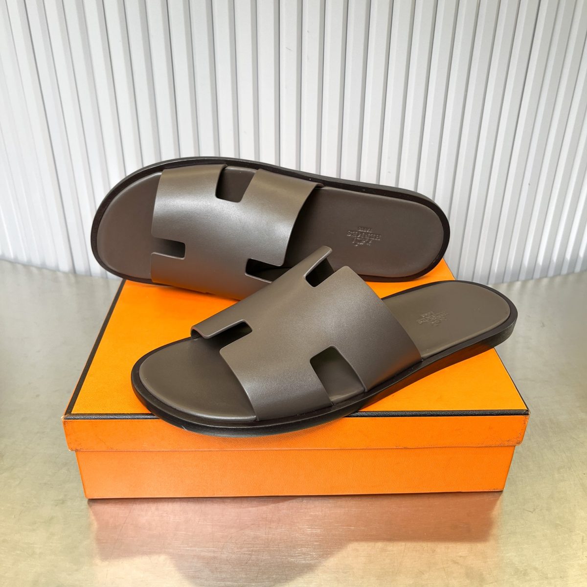 Hermes lzmir Sandals Size 40-45 - Image 3