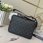 Louis Vuitton M30233 Outdoor Messenger Men Bags Size 29.5*20*10.5cm - Image 6
