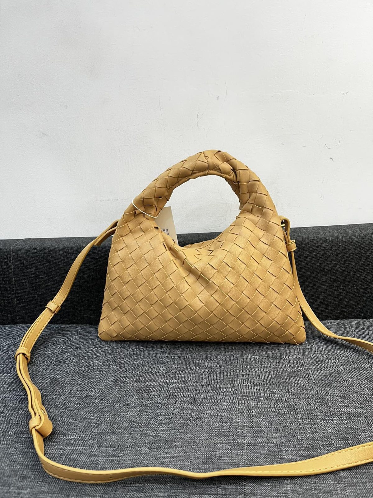 Bottega Veneta HO Shoulder Bags 28*17cm - Image 4