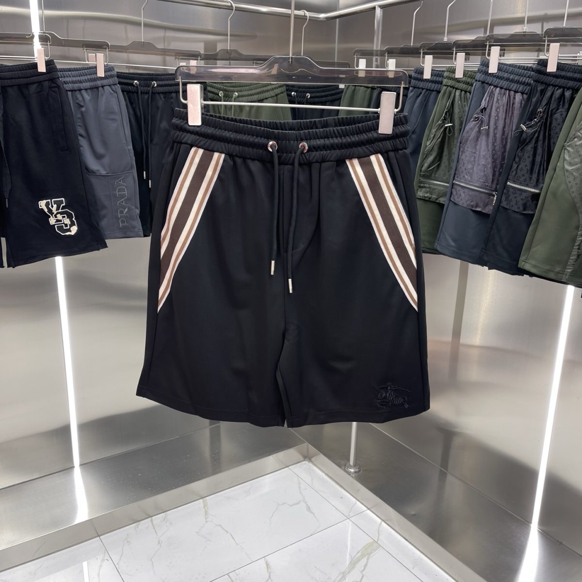 Burberry Shorts M-3XL - Image 1