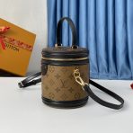 Louis Vuitton M43986 Cannes Women Bags Size 15*15*17cm - Image 3