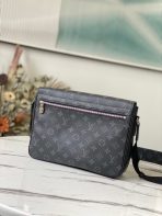 Louis Vuitton M30746 Taigarama Men Shoulder Bags Size 29*23*11.5cm - Image 3