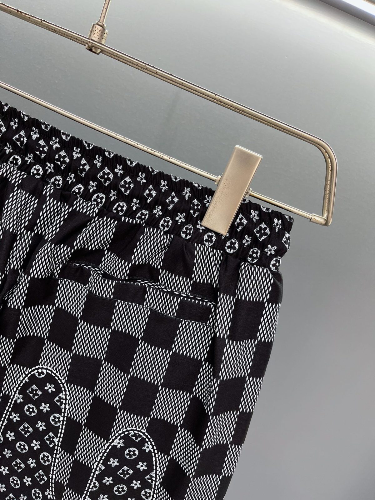 Louis Vuitton Beach Pants Size M-XXXL - Image 9