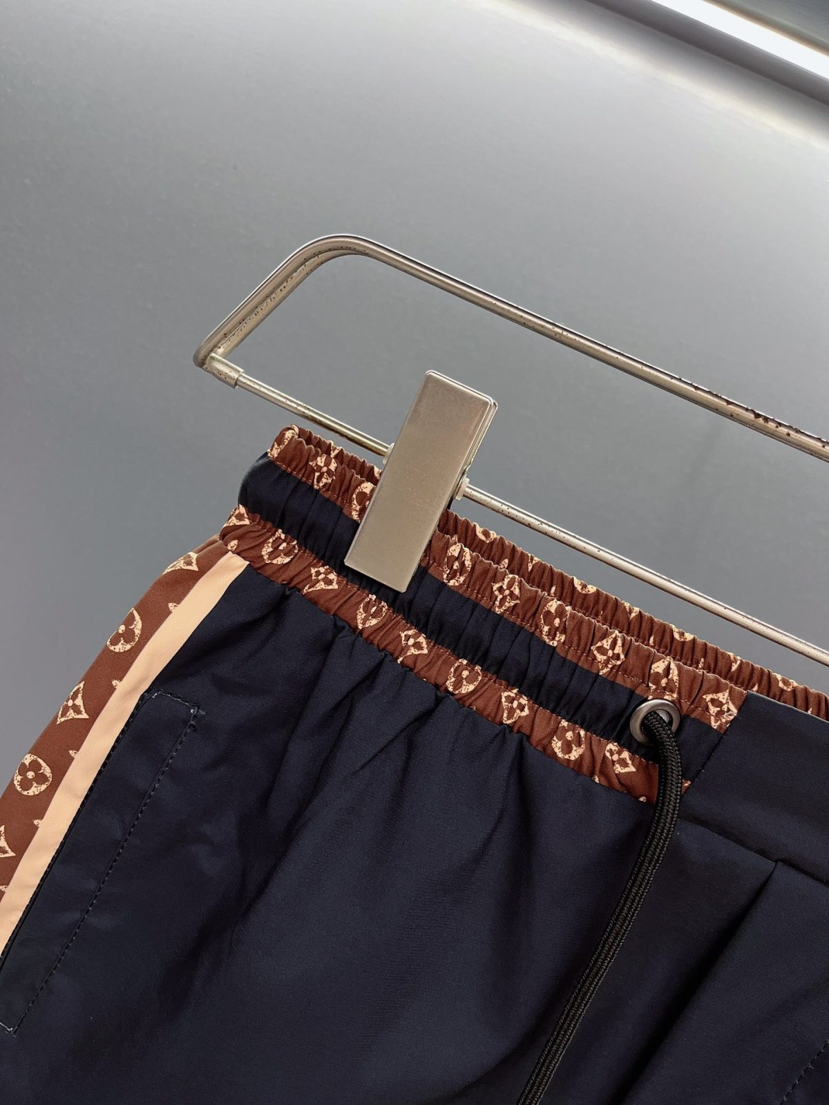 Louis Vuitton Beach Pants Size M-XXXL - Image 4