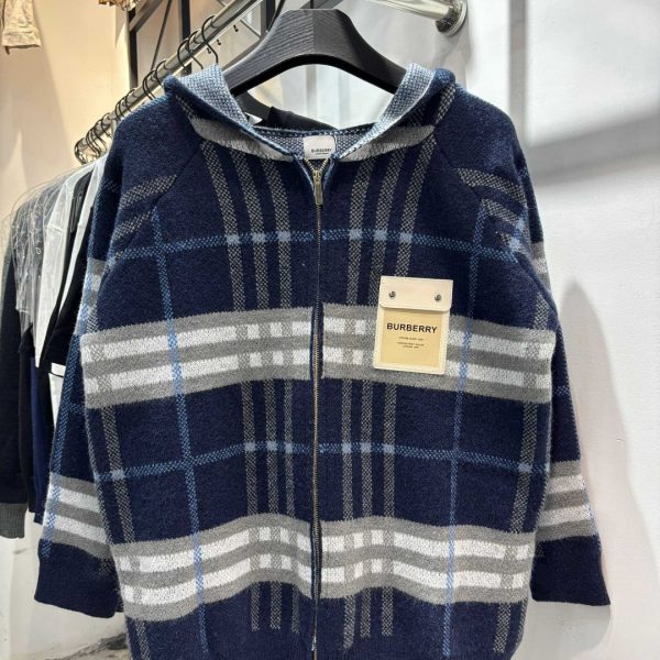 Burberry Unisex Jacket Size S-XL