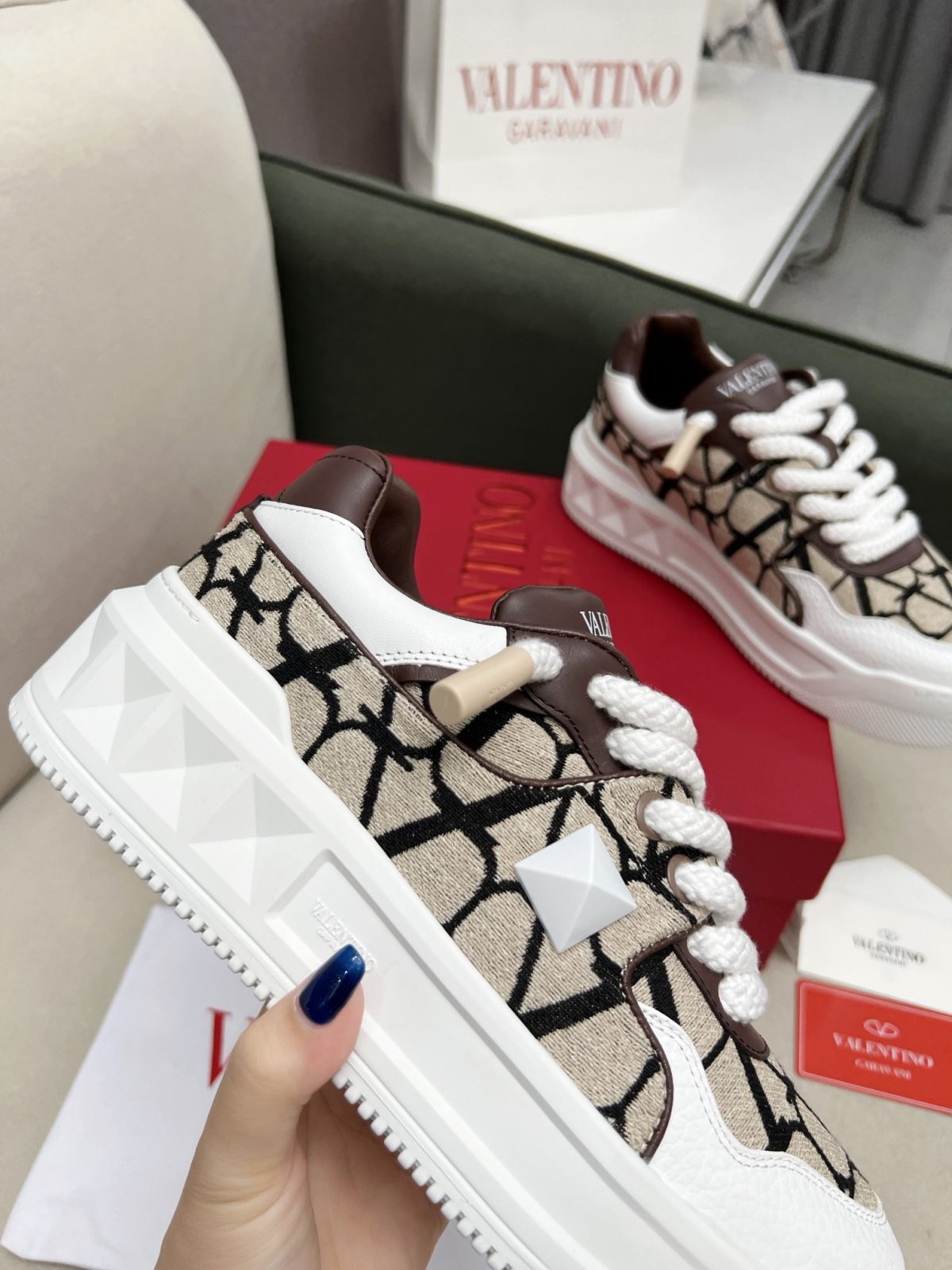 Valentino 2023 new Sneaker size 35-46 - Image 7