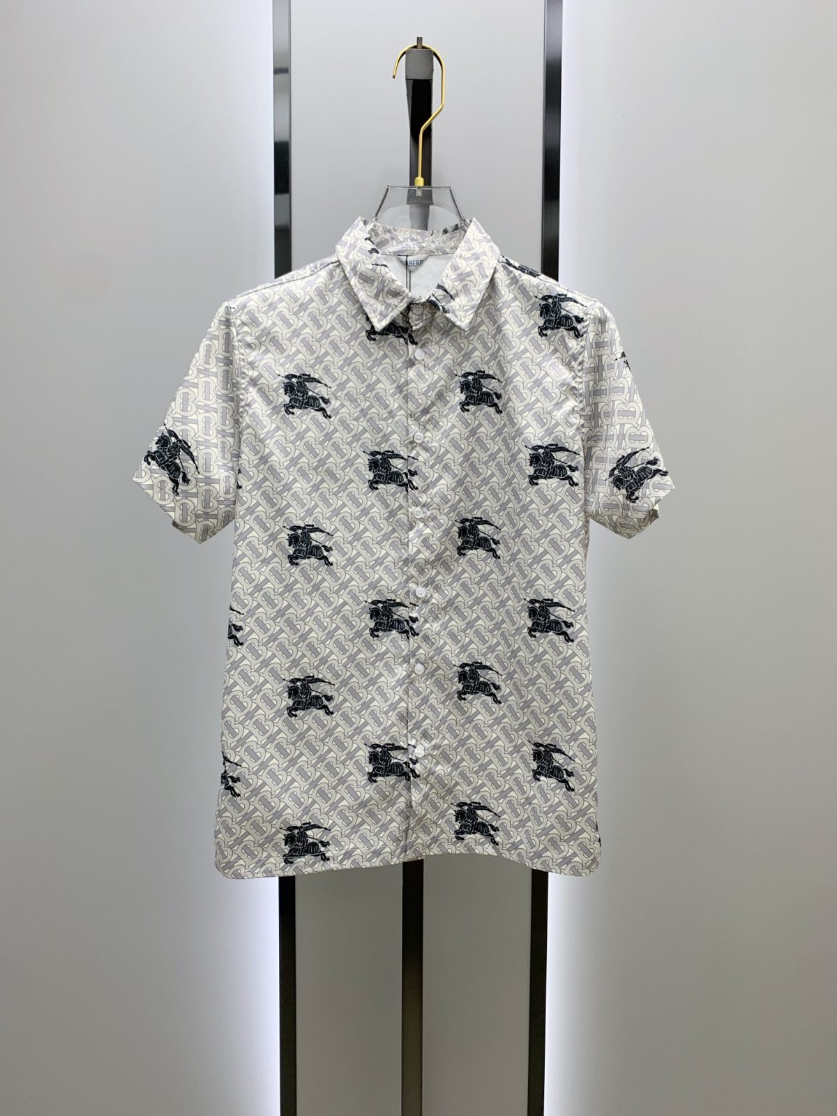 Burberry Sommeranzug Size M-XXL - Image 2