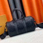 Louis Vuitton Keepall Bandoulière 25 Bags for Men - Image 4
