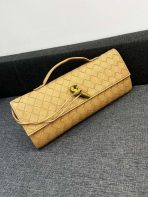 Bottega Veneta Andiamo Clutch 30*13*4cm - Image 4