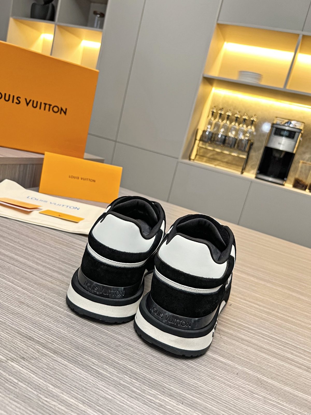 Louis Vuitton 2024ss Runaway Sneaker Size 40-46 - Image 10