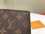 Louis Vuitton Men Wallet M63261 Size 11.9*9cm - Image 3