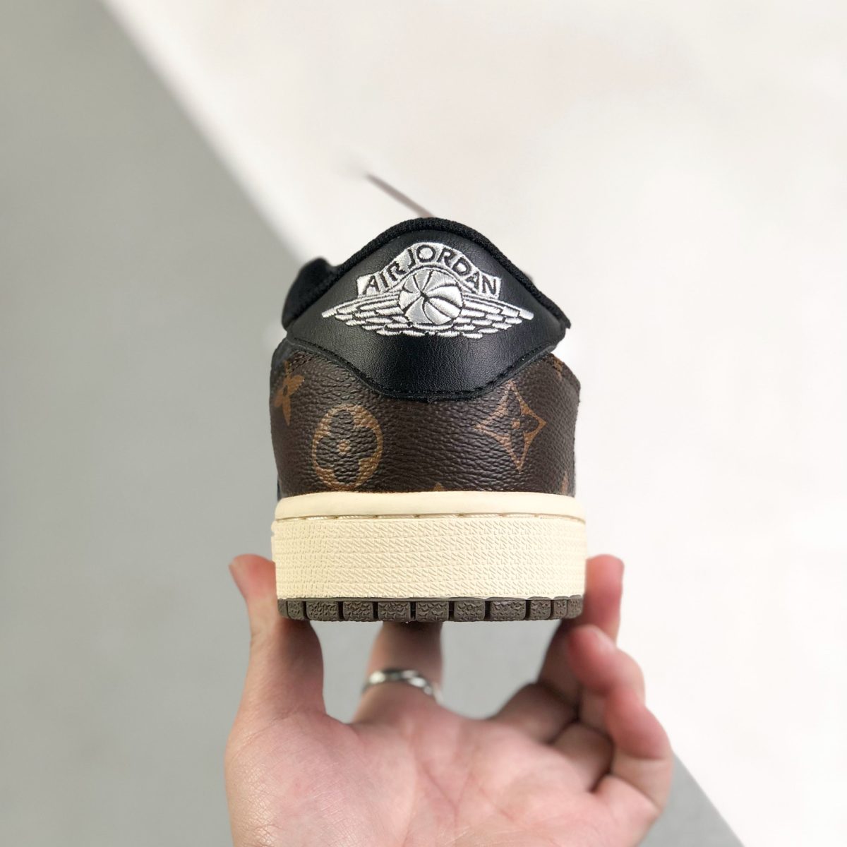 Nike Air Jordan 1 x Travis Scott Low Top Sneaker Shoes Gr. 36-46 - Image 7