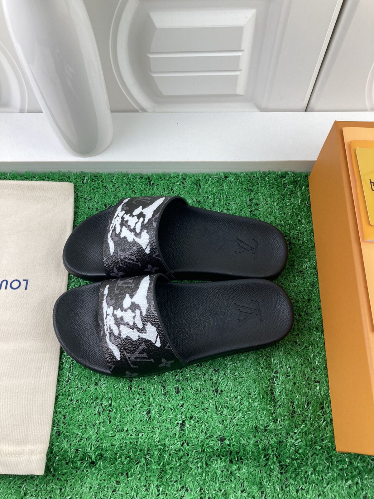 Louis Vuitton 2024ss Candy Series Slippers Size 36-45 - Image 4