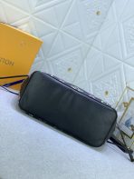 Louis Vuitton Shopping Bags 31*28*14cm - Image 4
