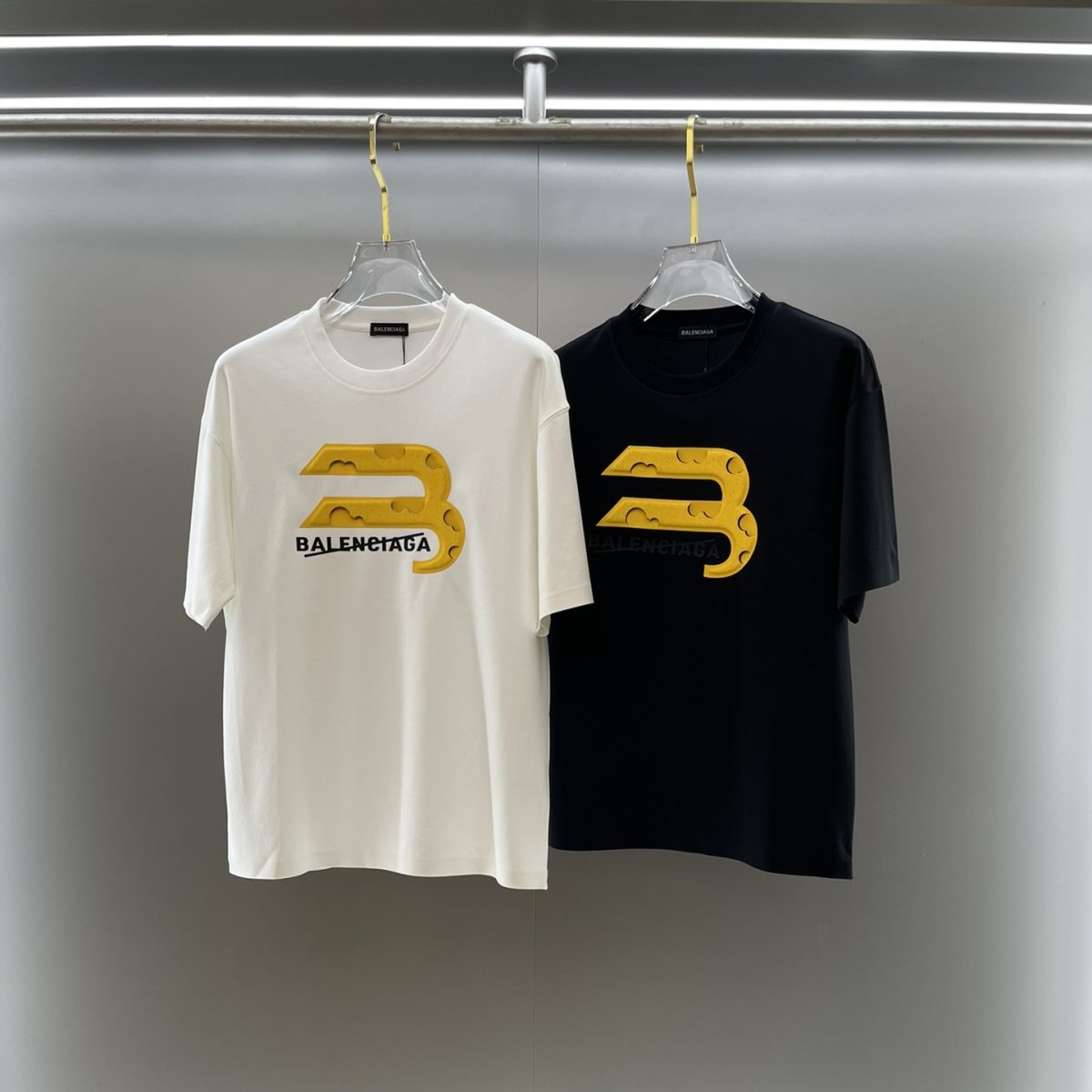 Balenciaga 25ss Men T Shirt S-XXL - Image 1
