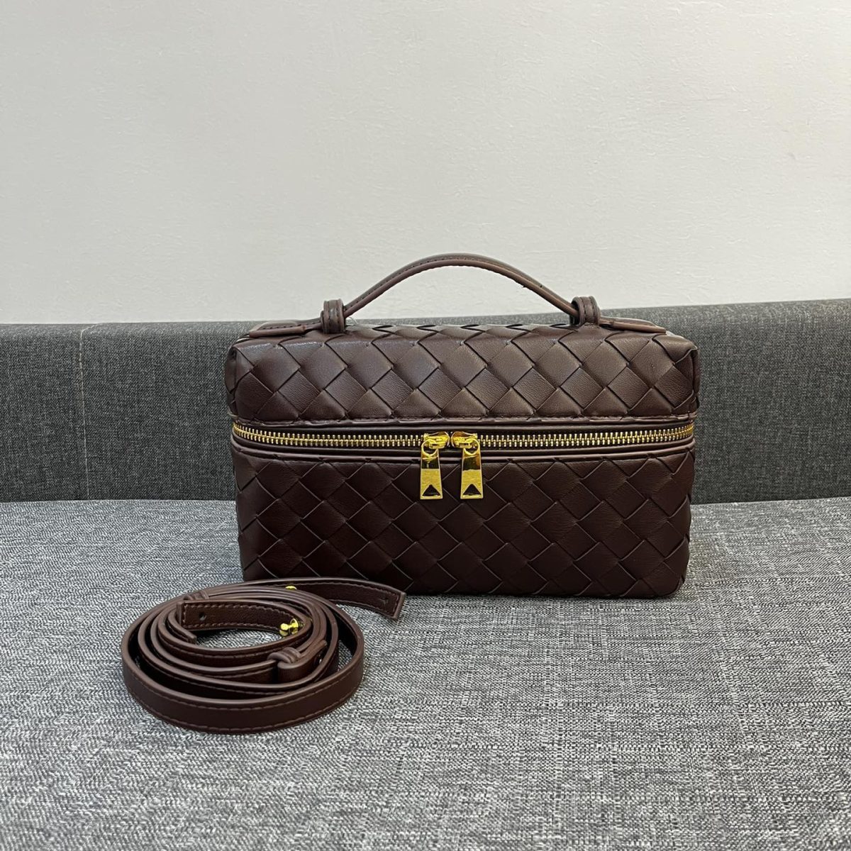 Bottega Veneta Vanity Case Shoulder Bags 24*13*6cm - Image 1