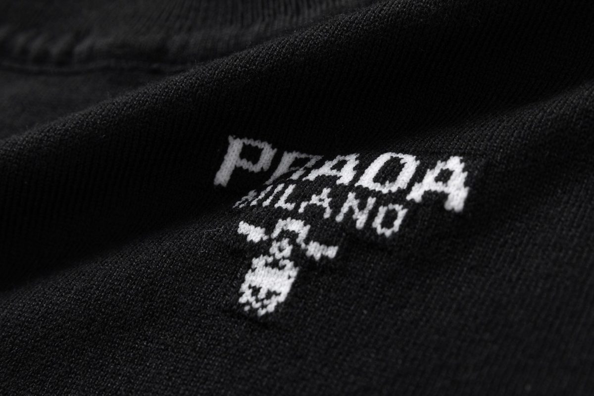 Prada Unisex T Shirt S-XL - Image 6
